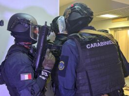 Velletri, officina abusiva trasformata in base dello spaccio. 17 misure cautelari