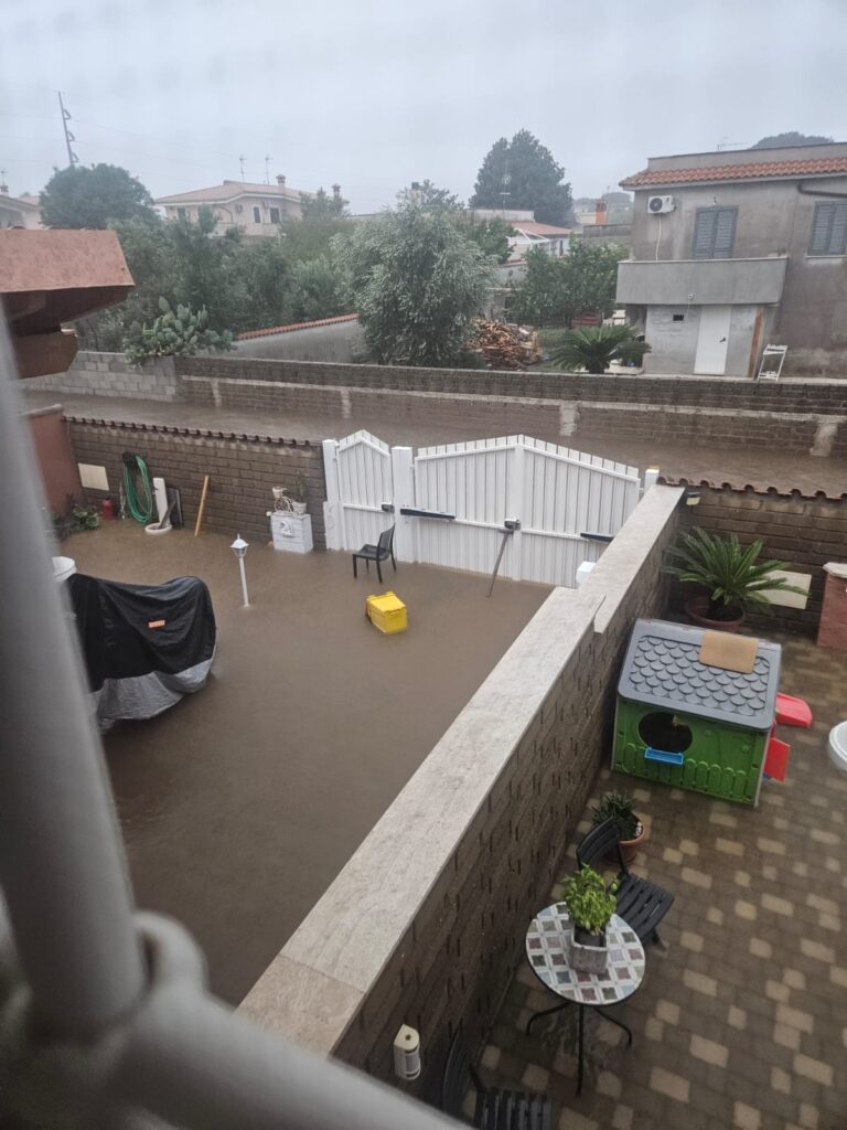 Via del Canneto, i residenti vivono in un incubo. “Chiediamo aiuto al sindaco” 1